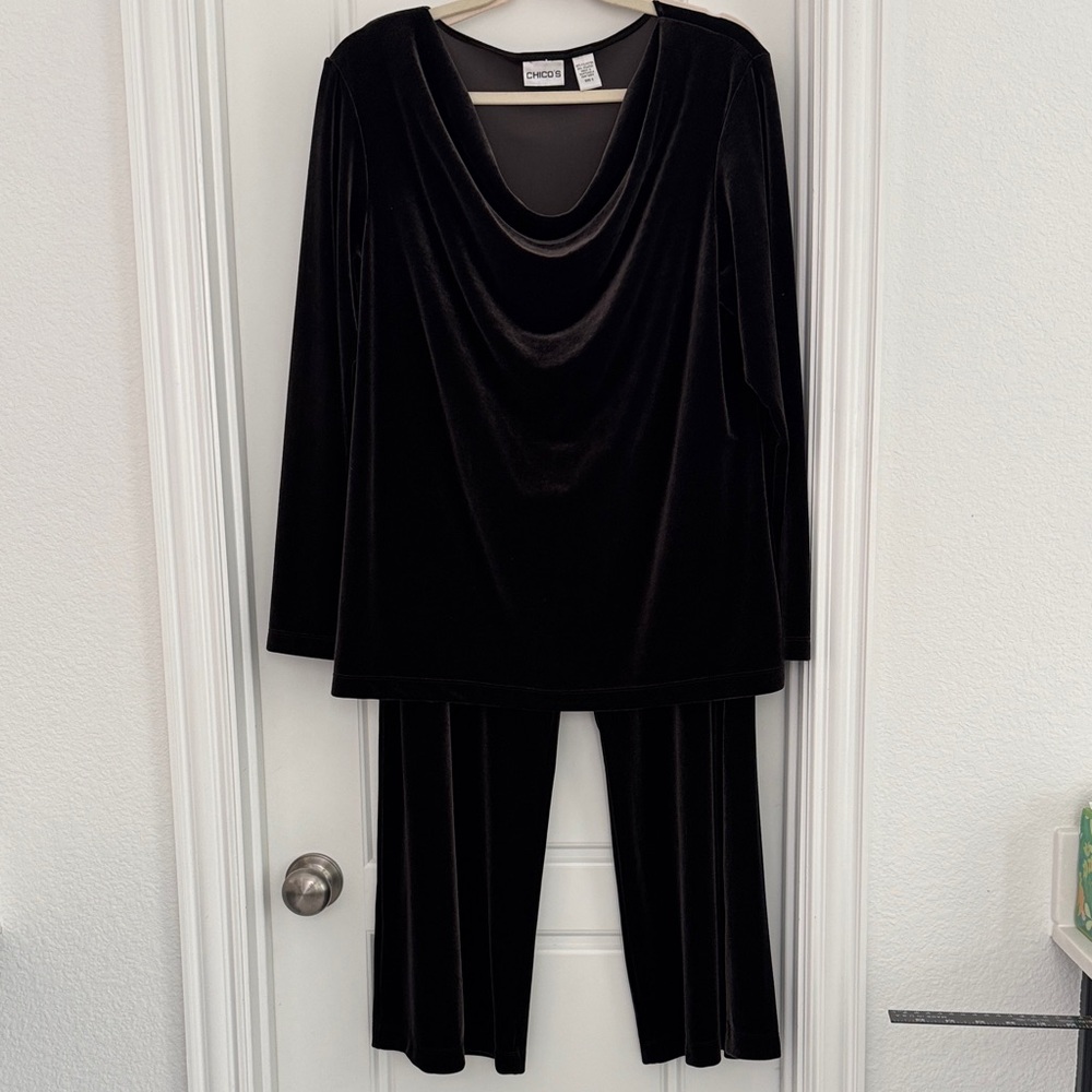 Chico's Velvet top and pants Gorgeous. Like New ⚠️ Sz 2 short pants; Sz 3 top ⚠️
